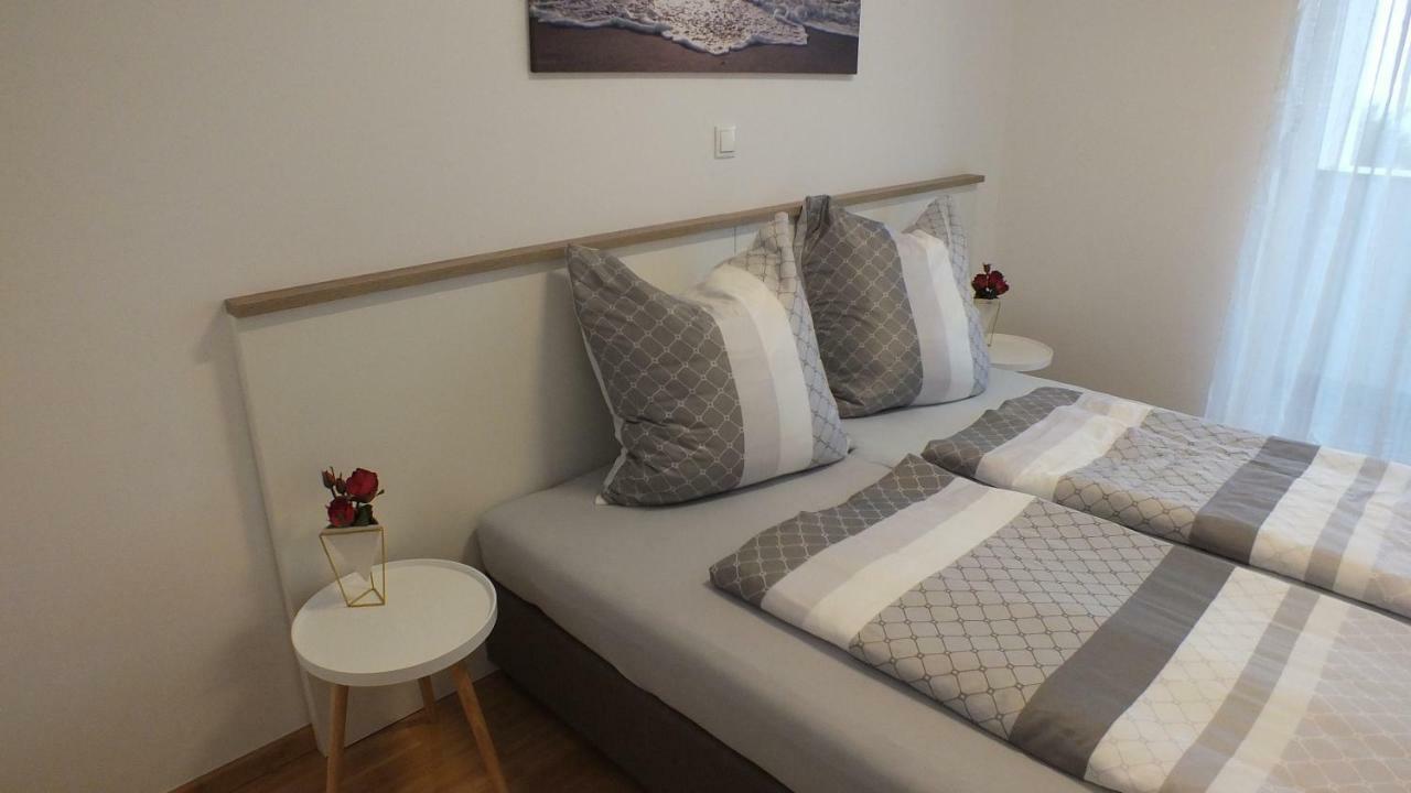 Apartment Paulina Novalja Eksteriør billede