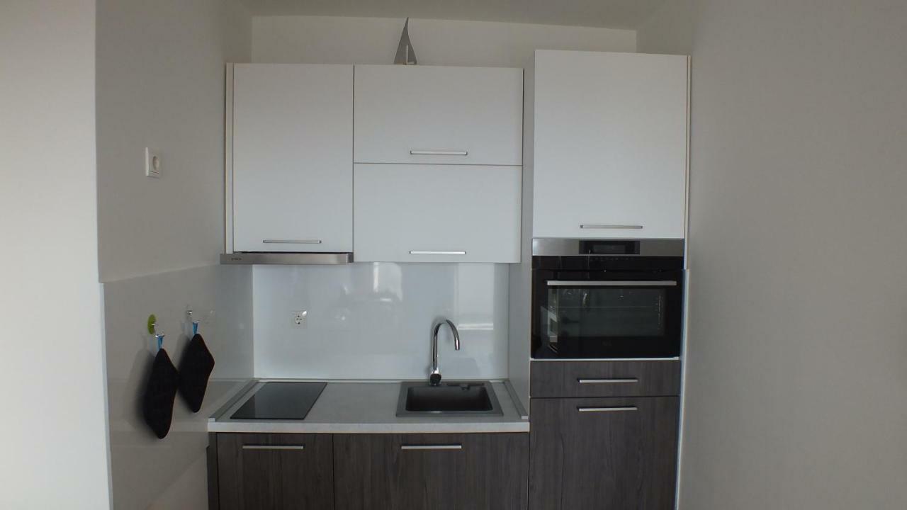 Apartment Paulina Novalja Eksteriør billede