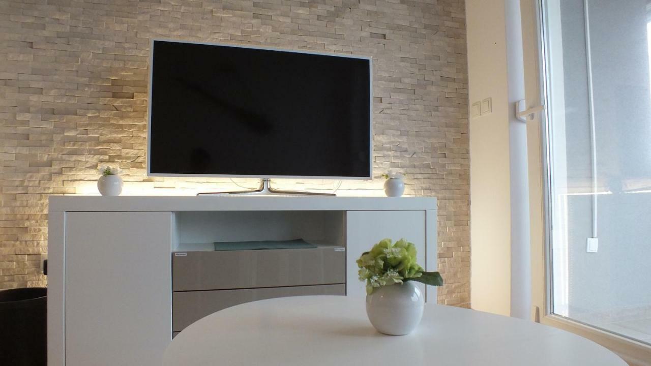 Apartment Paulina Novalja Eksteriør billede